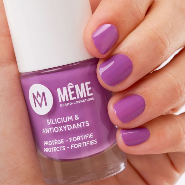 Bougainvillea silicon nail polish