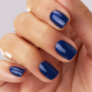 Manucure bleu marine antioxydant - MÊME Cosmetics