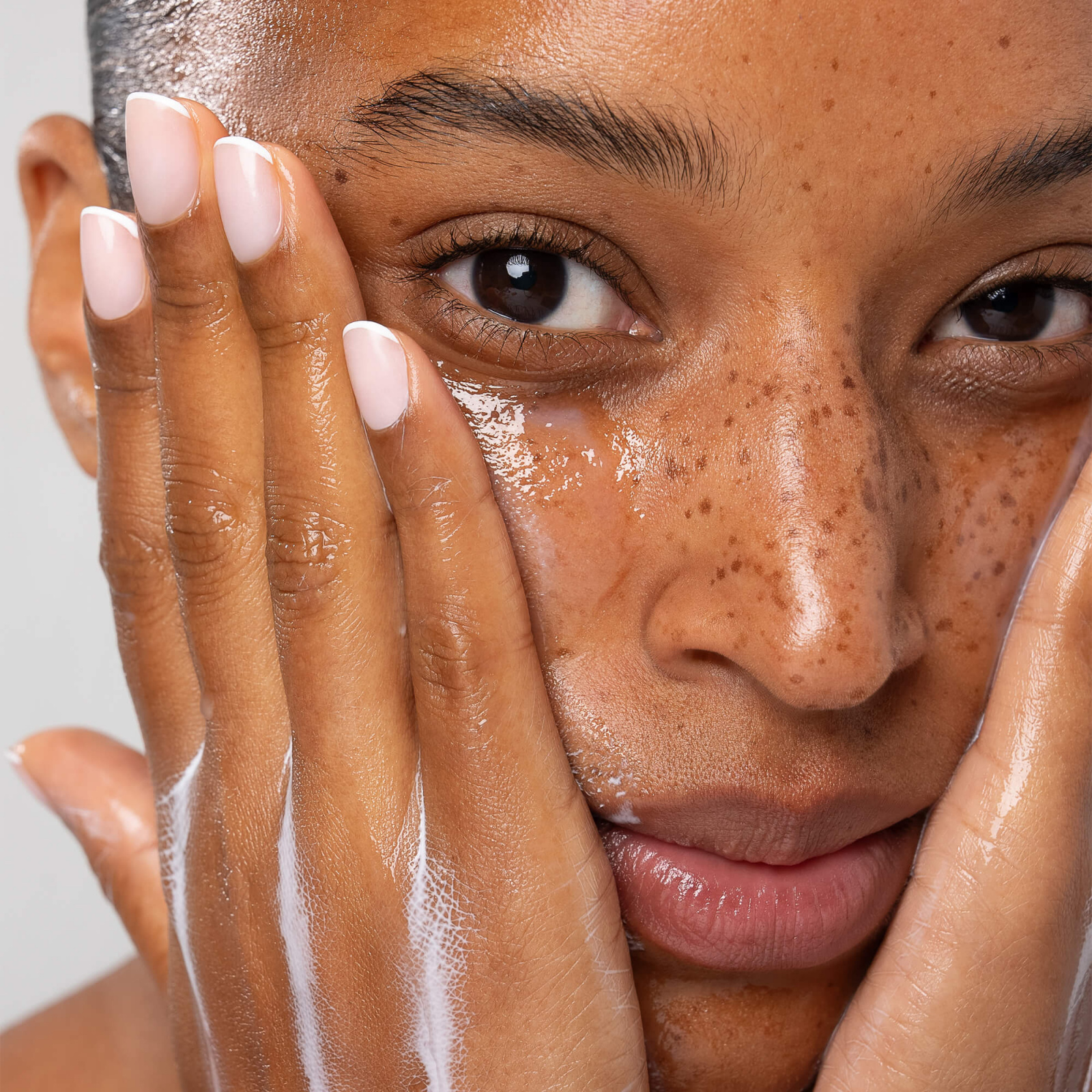 Soins démaquillants peau sensible MÊME