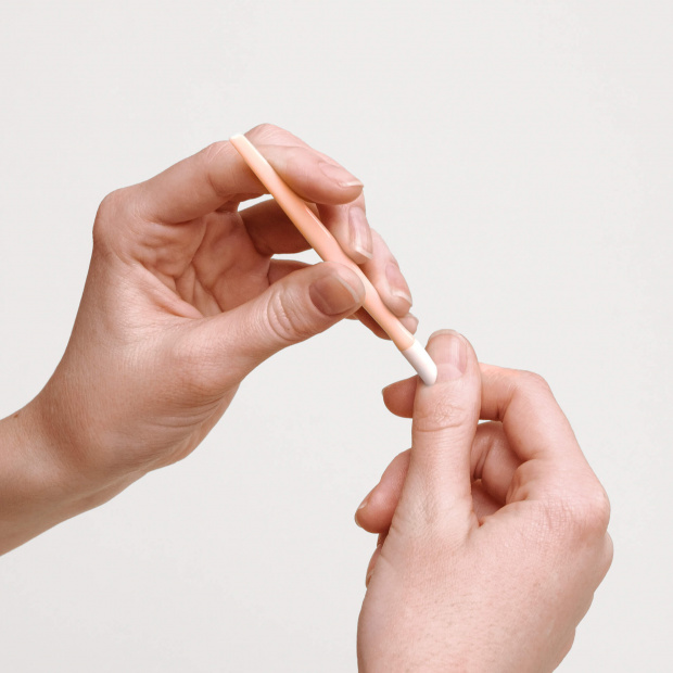 Cuticle pusher to gently push loose skin and cuticles - MÊME Cosmetics