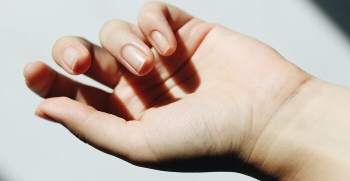 L&rsquo;importance de l&rsquo;hydratation des ongles pendant le cancer