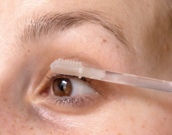 Repousse des cils et des sourcils, comment la favoriser ?