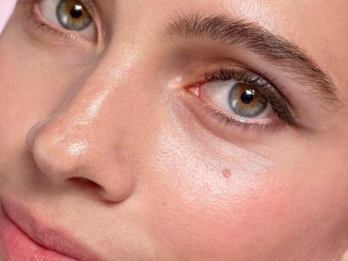 Appliquer son crayon pour les yeux : les conseils d’une makeup artist