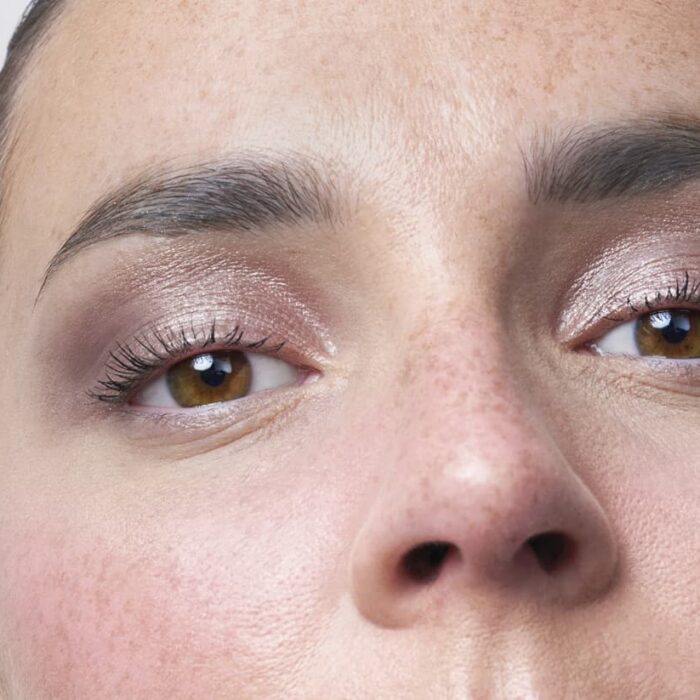 Ombres à paupières : comment les utiliser pour mettre en valeur ses yeux et illuminer son regard