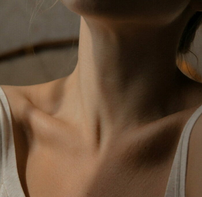 Peau abîmée par le soleil : comment prévenir et apaiser les dommages cutanés ?