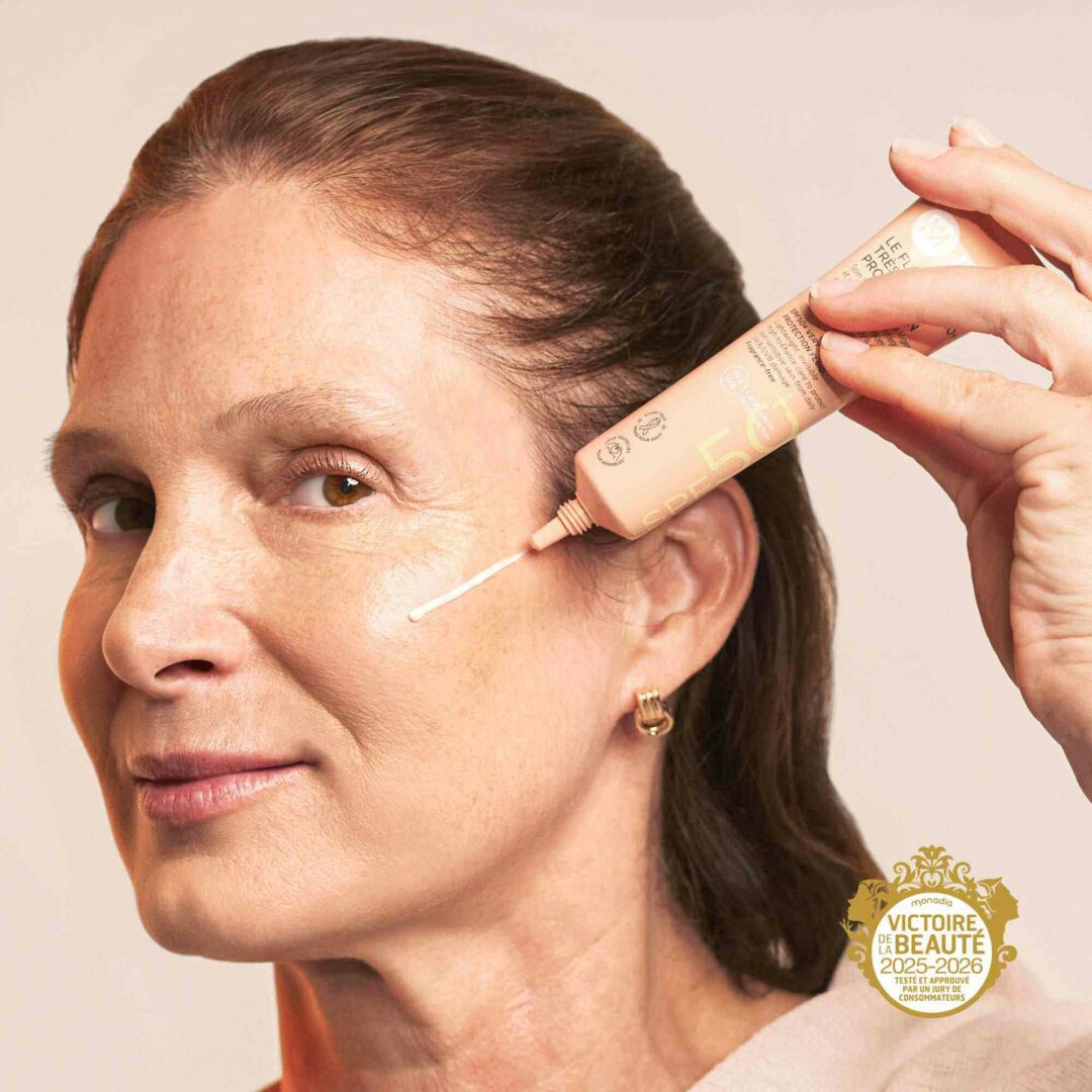 Application d'une protection solaire sur une peau sensible - MEME COSMETICS