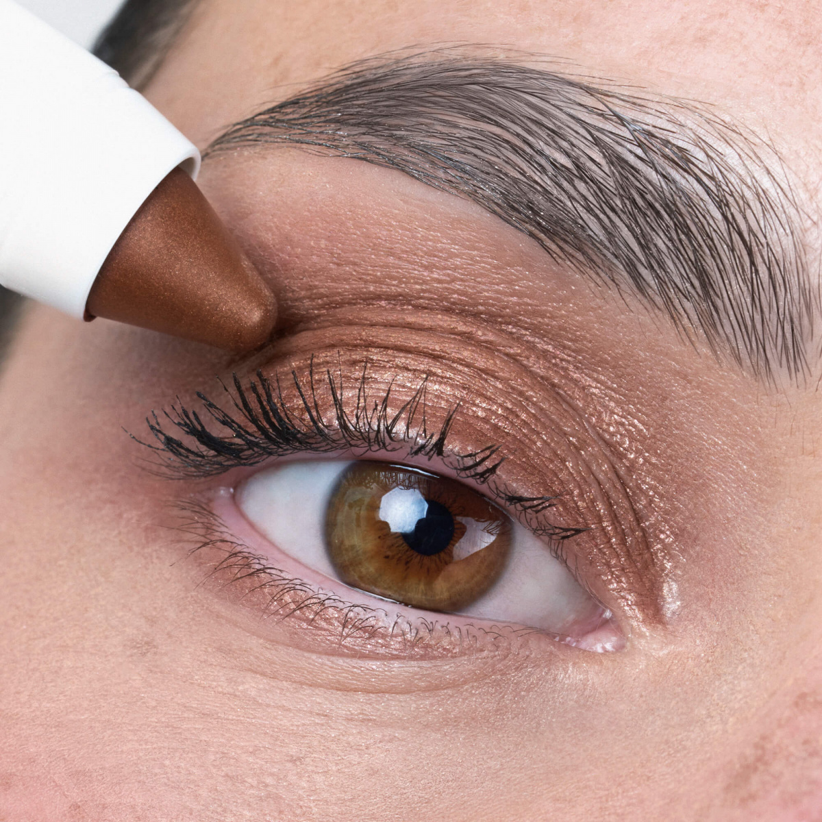 Routine maquillage yeux sensibles - Bronze brown